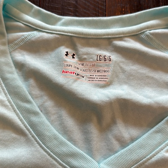 Under Armor Heat Gear Short Sleeve Tee - Picture 3 of 3